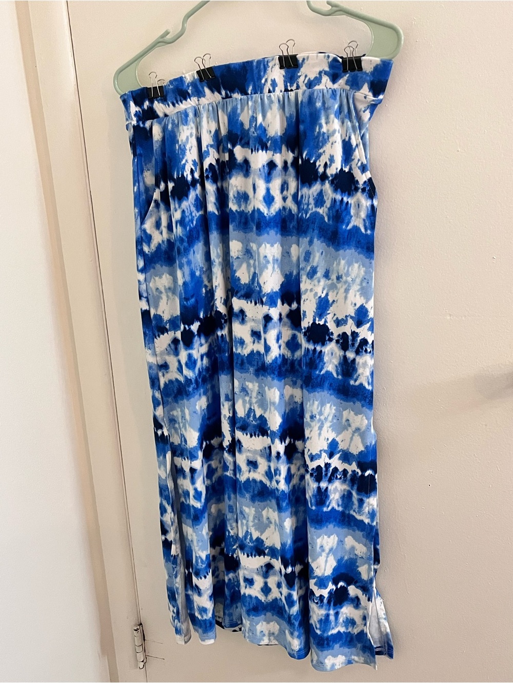 Terra & Sky 0X 14W Blue White Tie-Dye Flowy Maxi Skirt